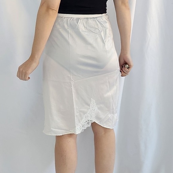 80s White Nylon Half Slip - Picture 3 of 6